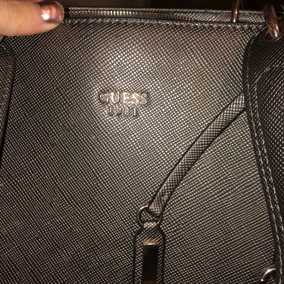 Guess Tote Bag - Picture 4 of 5
